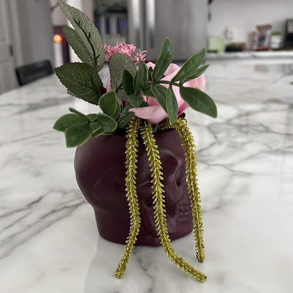 Target Bullseye 2023 - NWT - Faux Fall Bouquet in Skull Vase - Picture 4 of 8